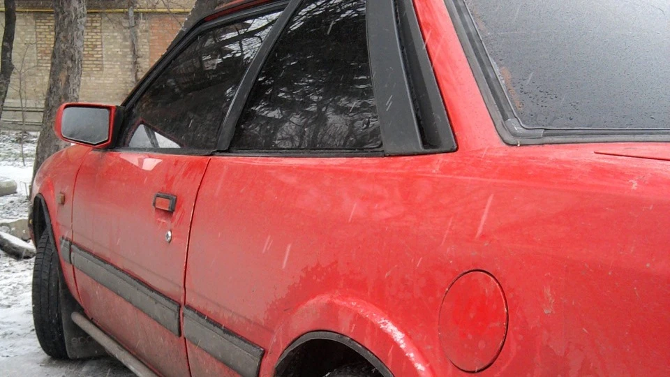 Mazda 626 Coupe Червоний неметалик 4