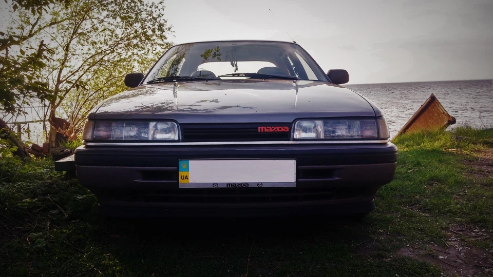 Mazda 626 マコシャーク