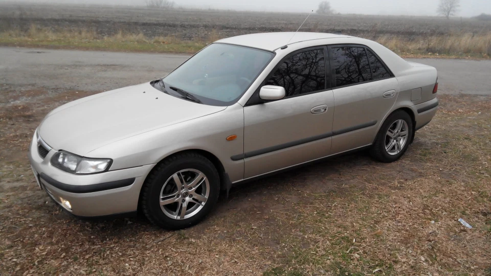 Mazda 626 4