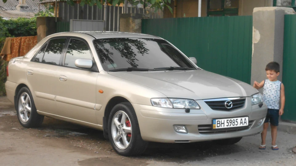 Mazda 626 2