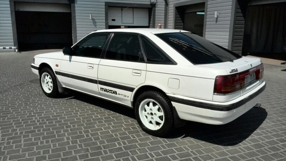 Mazda 626 4