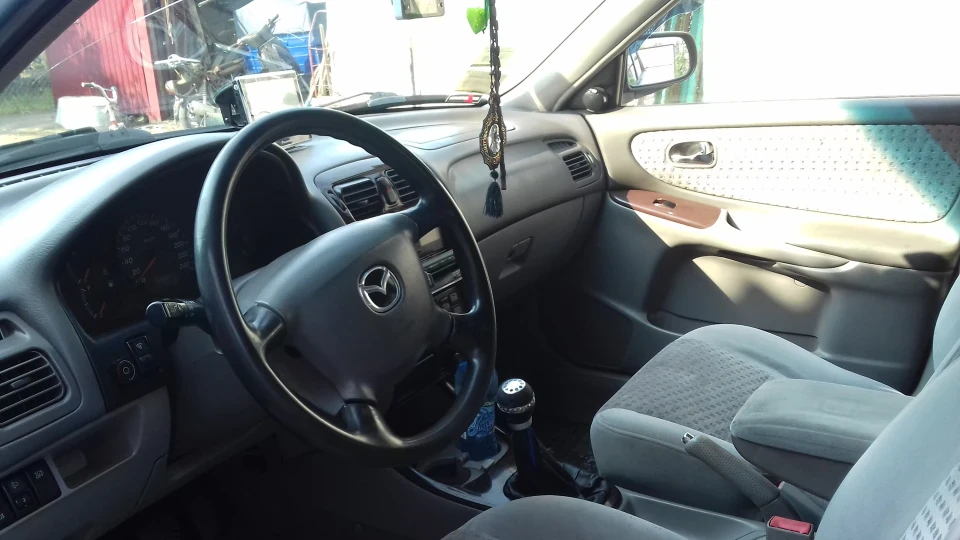 Mazda 626 4
