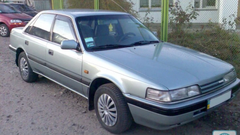 Mazda 626 1.8 бензин 3