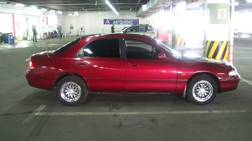 Mazda 626 1.8 sedan 4