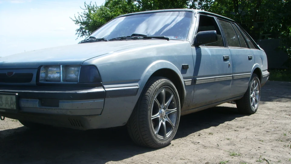 Mazda 626 2.0 - 1.6 3