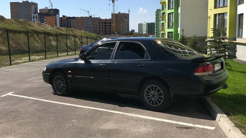 Mazda 626 2.0 бензин 4