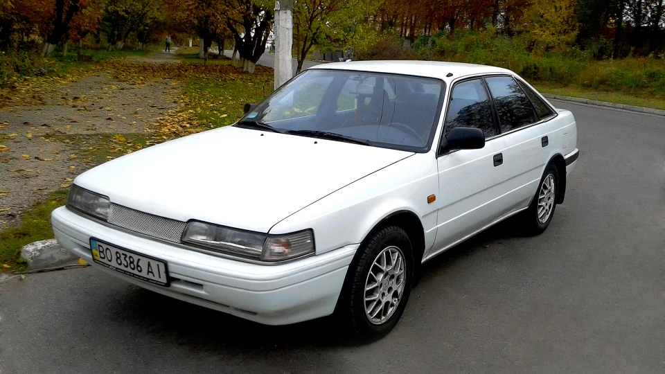 Mazda 626 2.0i 8V Скринька 2