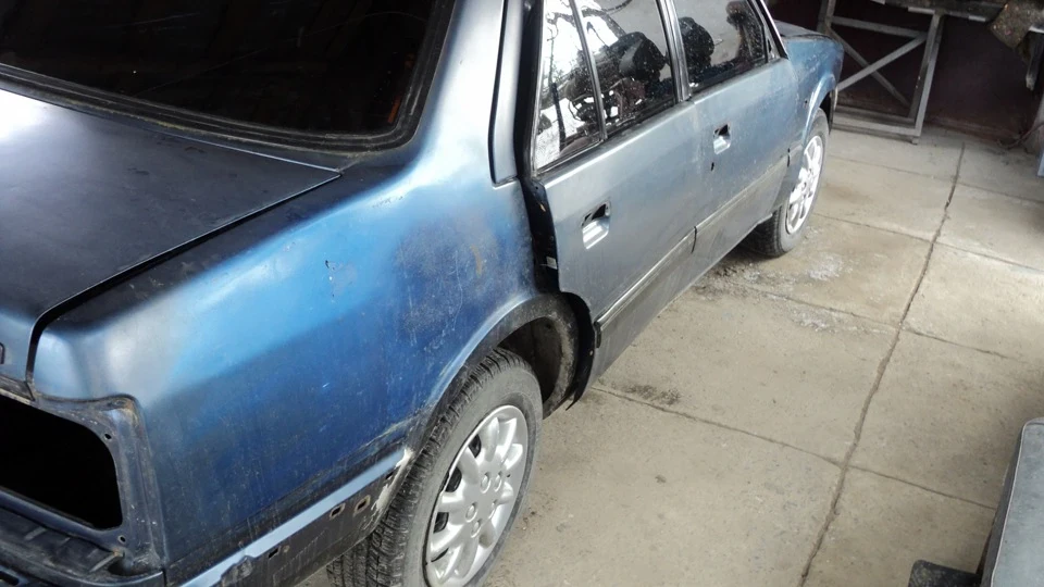 Mazda 626 2,0i синя ластівка 4