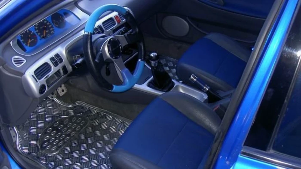 Mazda 626 2,0л, механіка 4