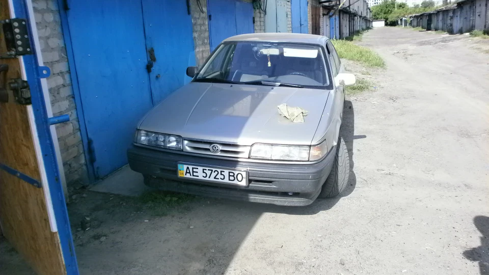 Mazda 626 2.0л, карбюратор, пустушка