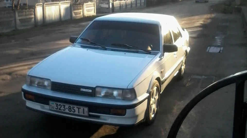 Mazda 626 2.0White&black 3