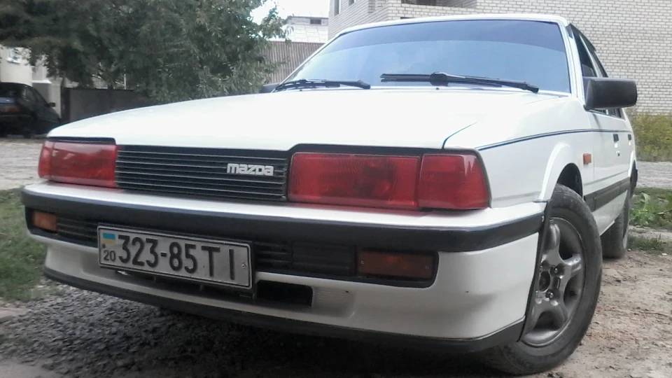 Mazda 626 2.0White&black 5