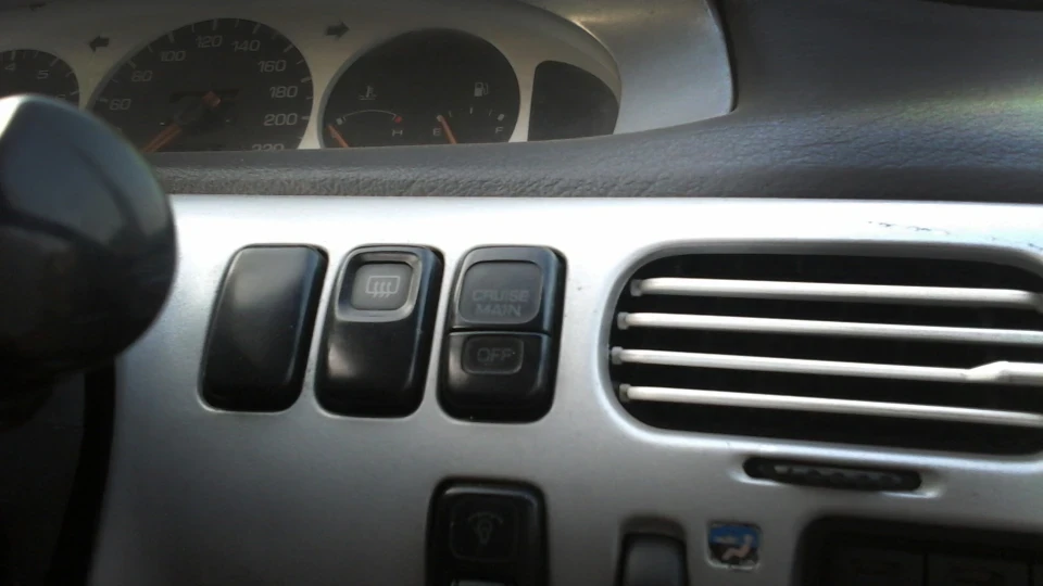 Mazda 626 2.5 GE 4
