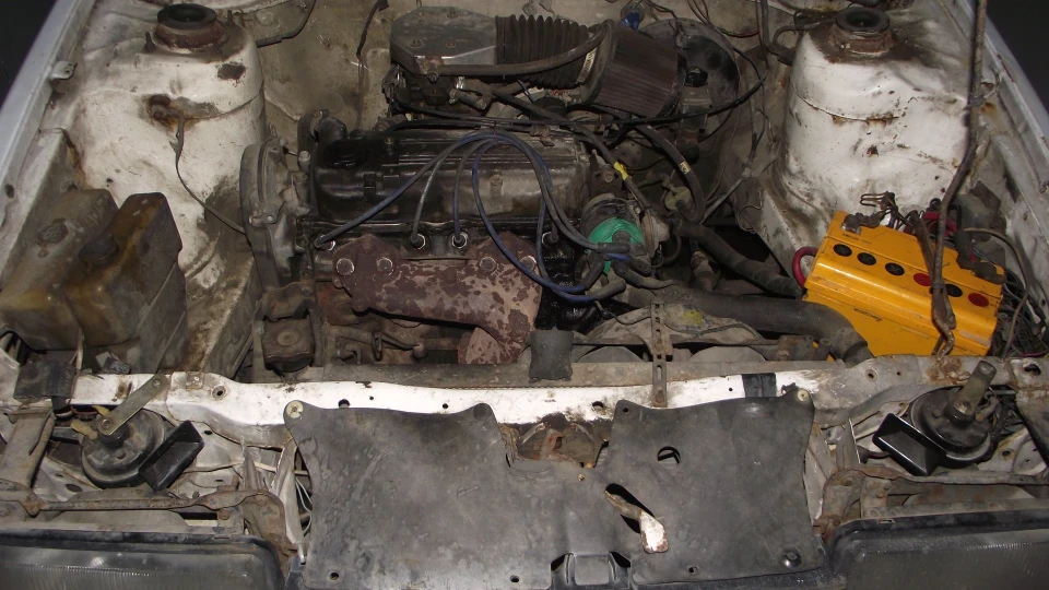 Mazda 626 '83; 2.0 4