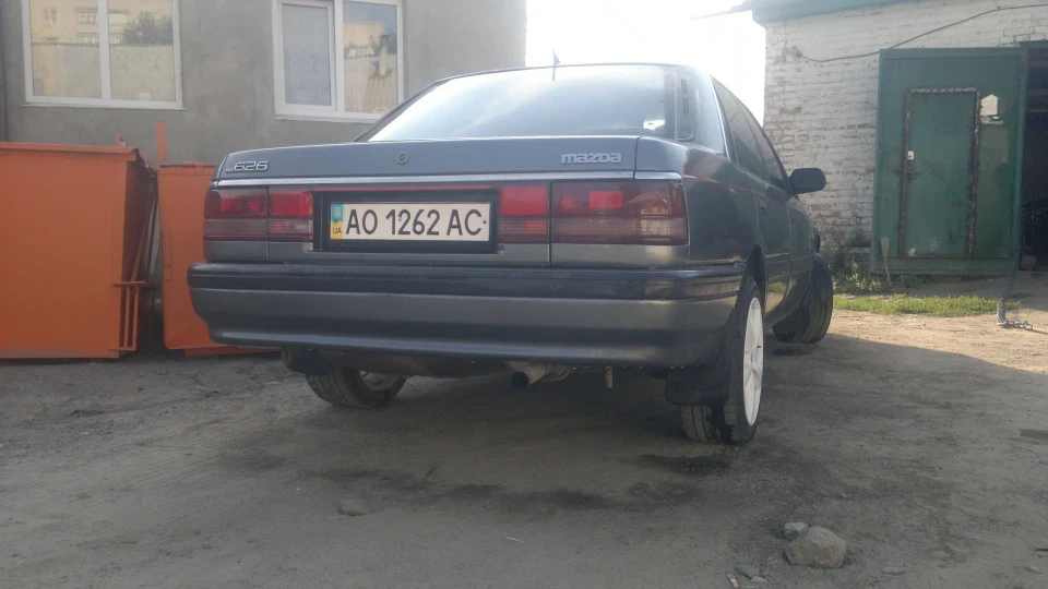 Mazda 626 Bella 3