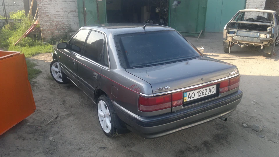 Mazda 626 Bella 4