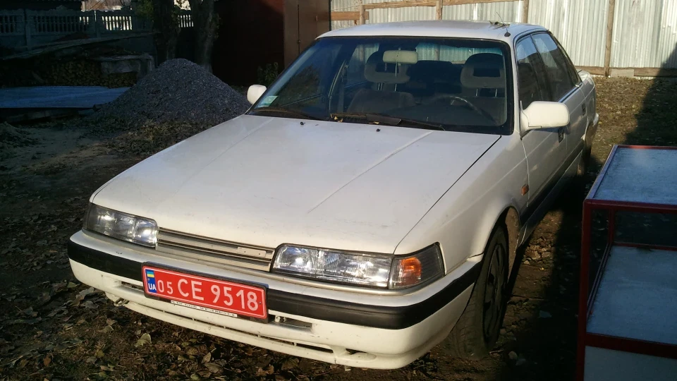 Mazda 626 Білосніжка