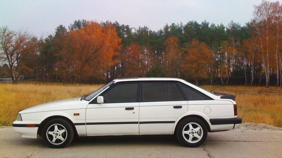 Mazda 626 Білий дим 2