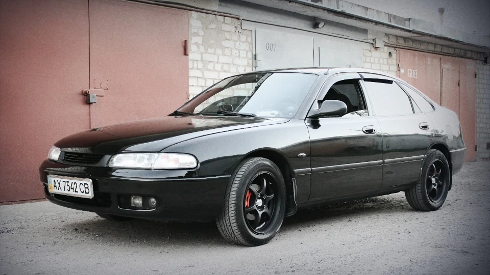 Mazda 626 Black Edition 2