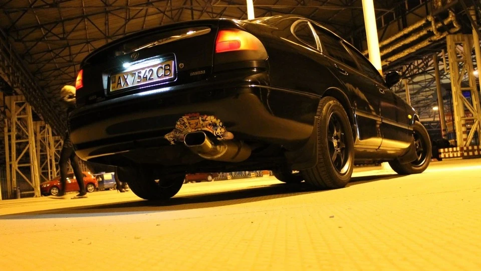 Mazda 626 Black Edition 3