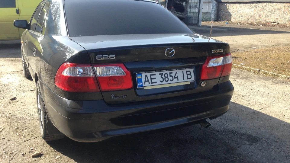 Mazda 626 Чорні 2 літри 2