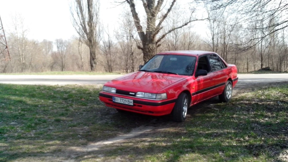 Mazda 626 дідусь седан