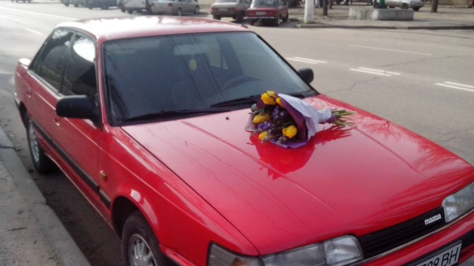 Mazda 626 дідусь седан 2