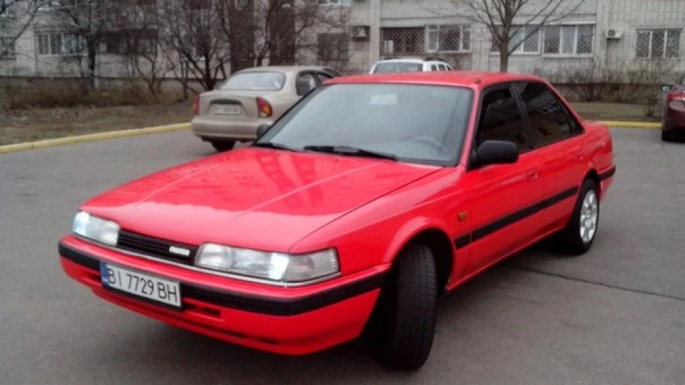 Mazda 626 дідусь седан 3