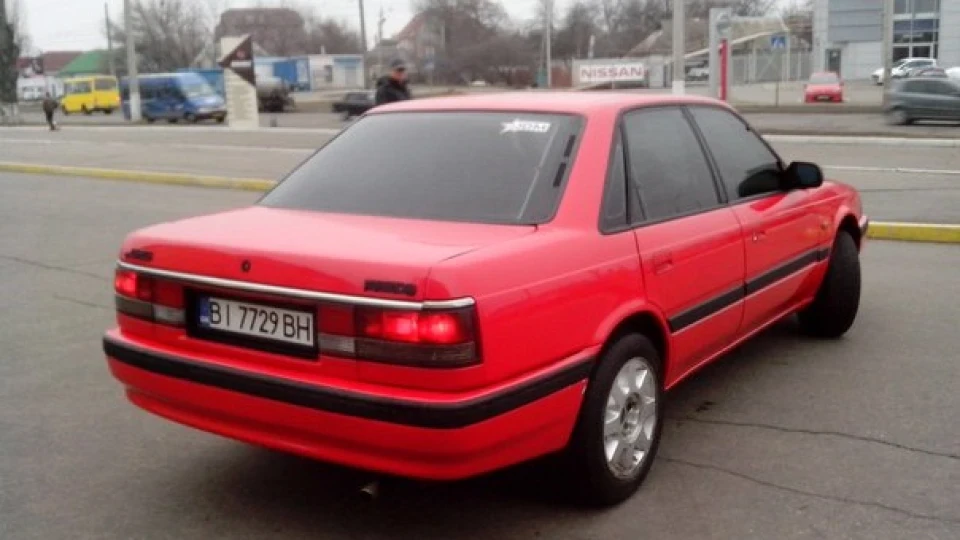 Mazda 626 дідусь седан 4