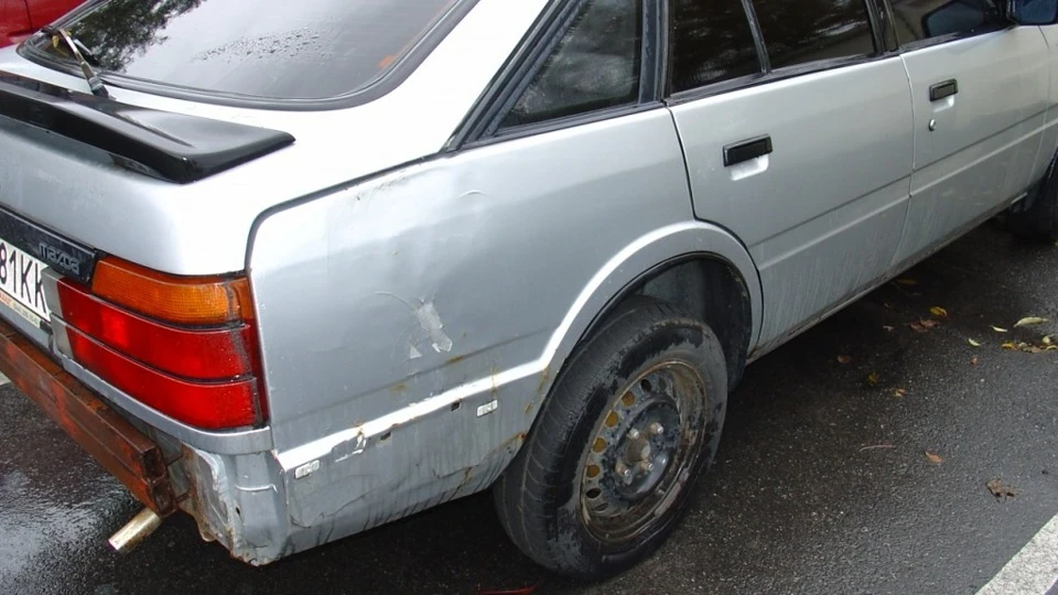 Mazda 626 "DeLorean" 2