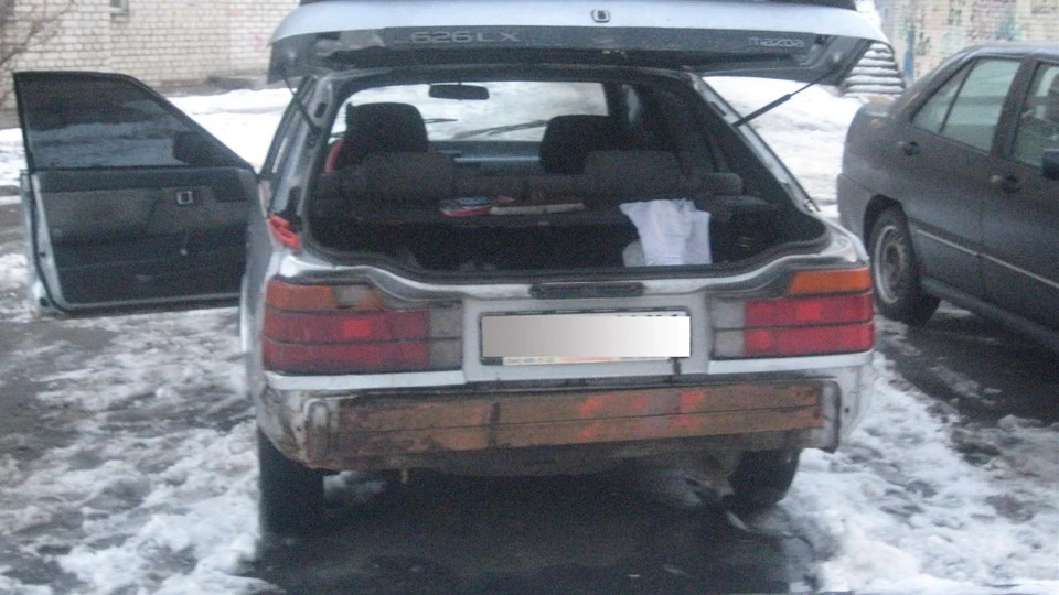 Mazda 626 "DeLorean" 3