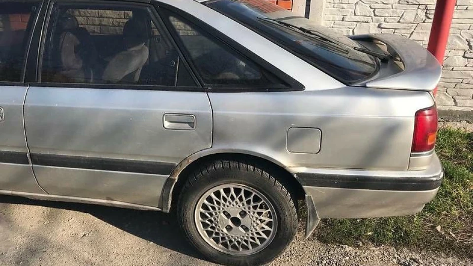 Mazda 626 GD1.8 Hatchback na karbe 2