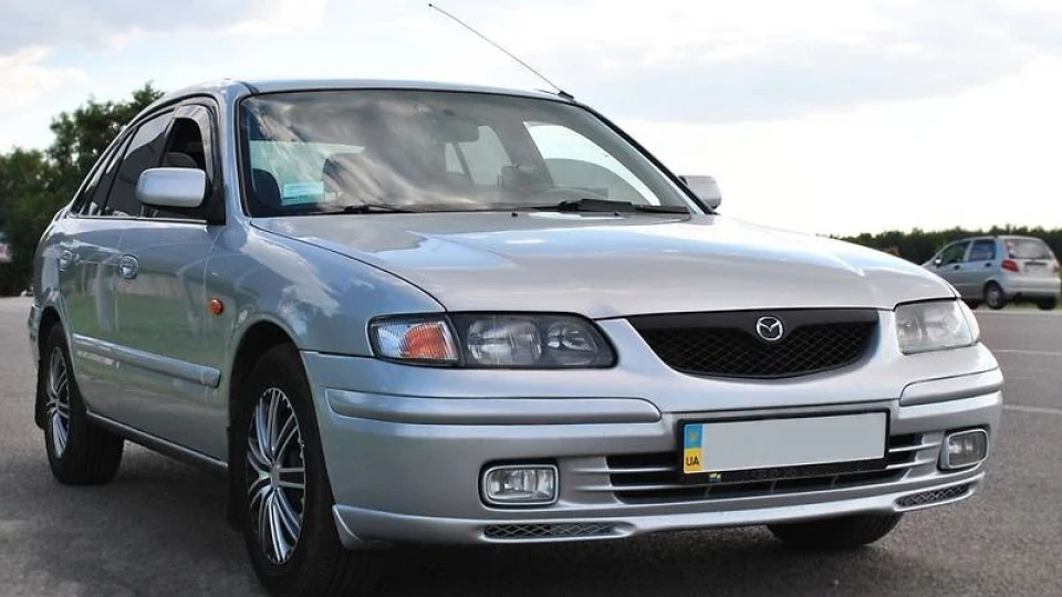 Mazda 626 GF - 2.0 4