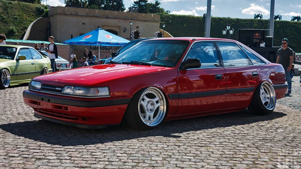 Mazda 626 GT 2