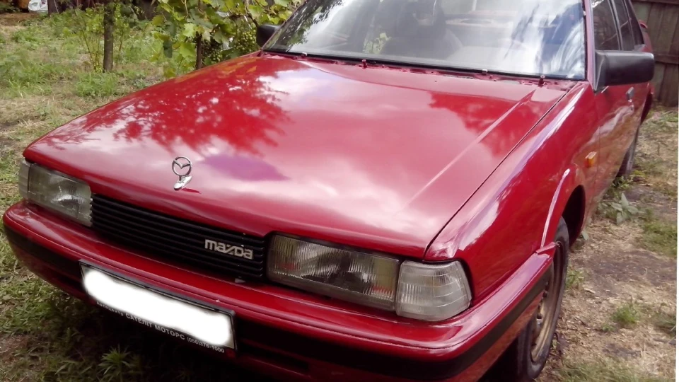 Mazda 626 GT 2
