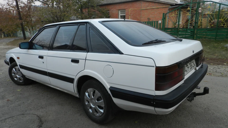 Mazda 626 Hatchback (GC) 2
