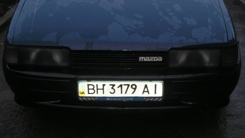 Mazda 626 hatchback 2