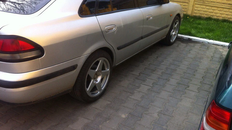 Mazda 626 Японський Магнітофон