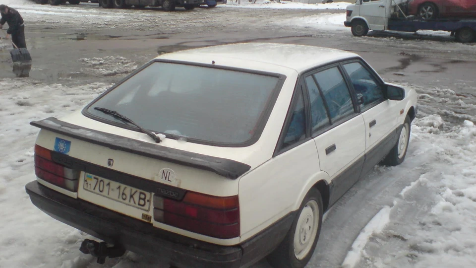 Mazda 626 II Hatchback(GC)2.0 карб 5