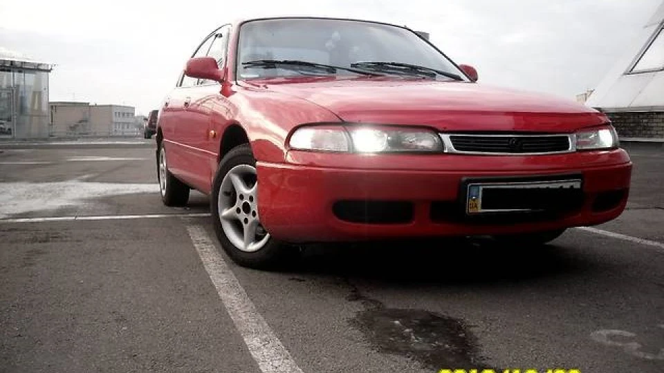 Mazda 626 Червона 2.0 5