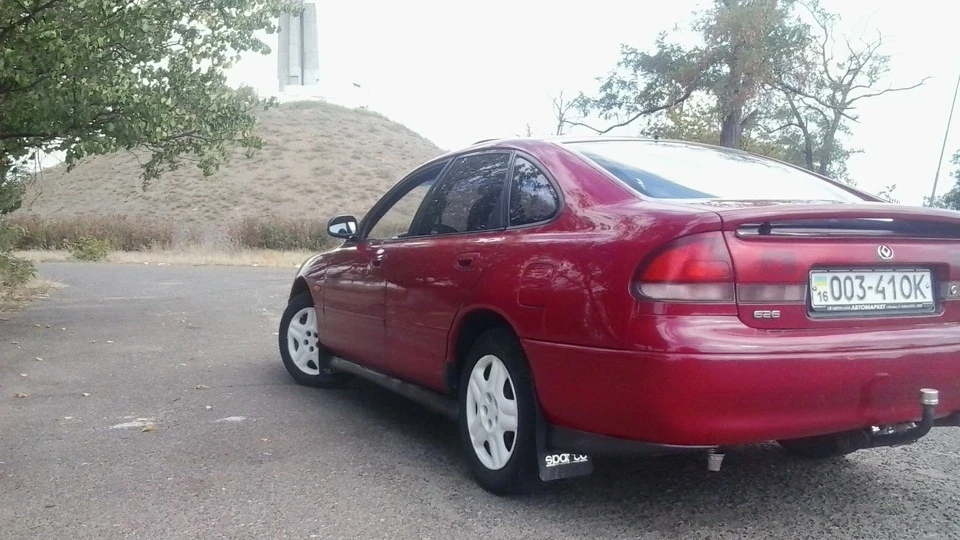 Mazda 626 червоний віз 2