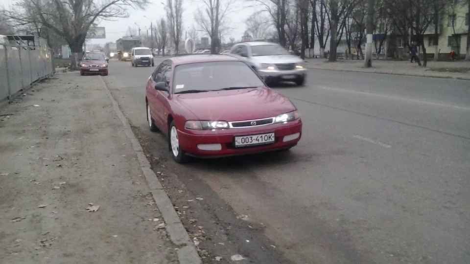Mazda 626 червоний віз 4