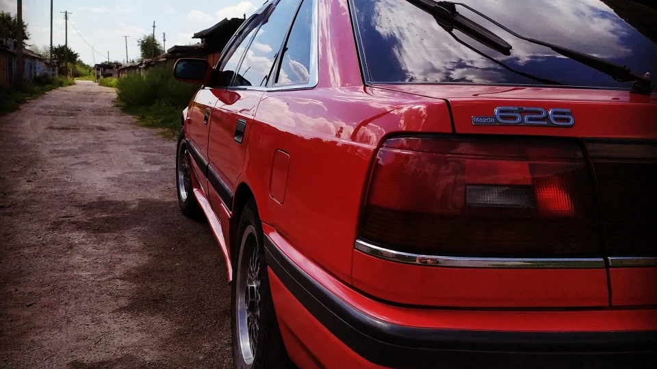 Mazda 626 Червоний металік 3