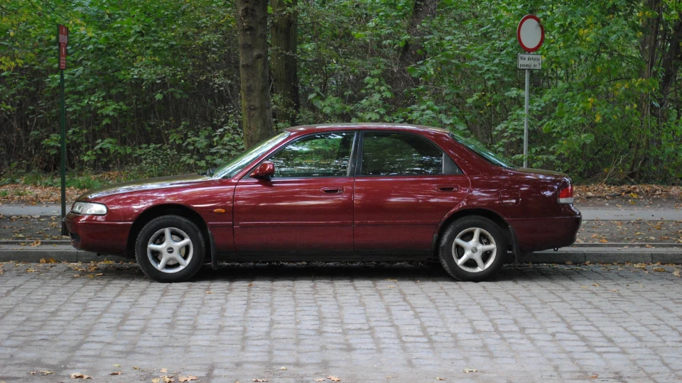 Mazda 626 червоний металік 2