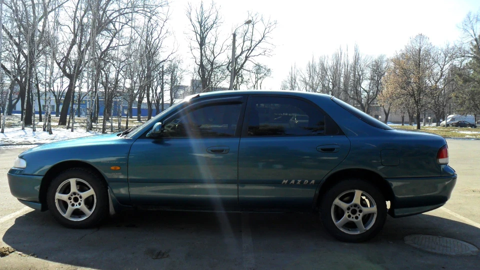 Mazda 626 машка з двома літрами