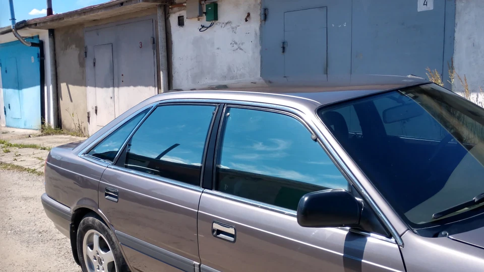 Mazda 626 Mazda 626 gd 2.0i FE 8 к 2
