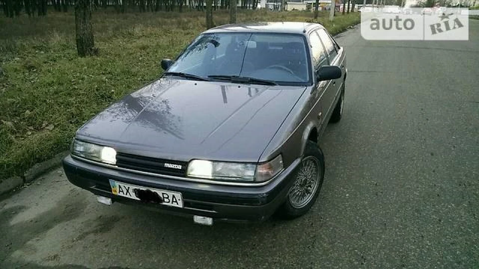 Mazda 626 літак 240км 2