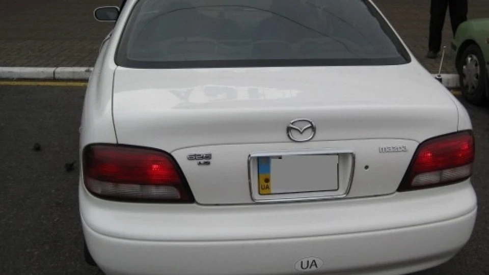 Mazda 626 слонова кістка 2,00 2