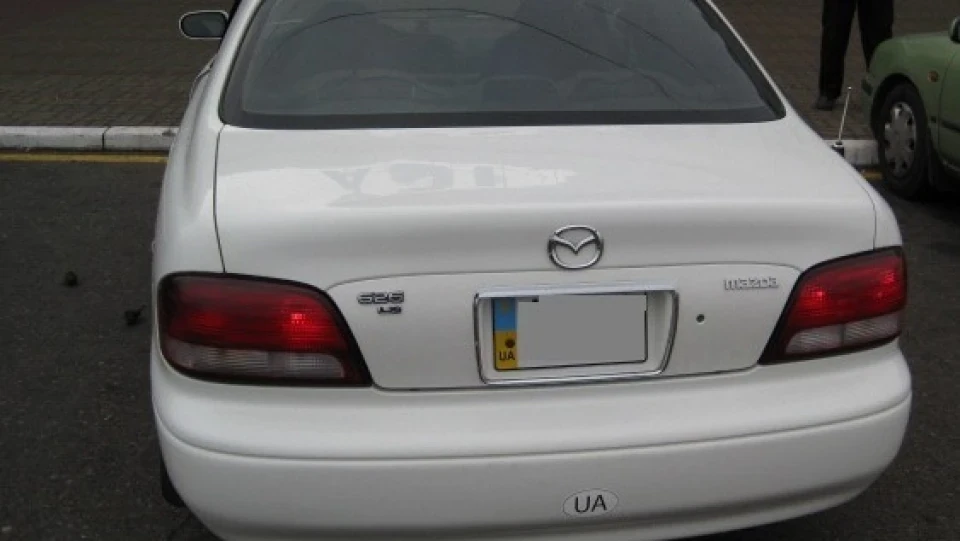 Mazda 626 слонова кістка 2,00 4
