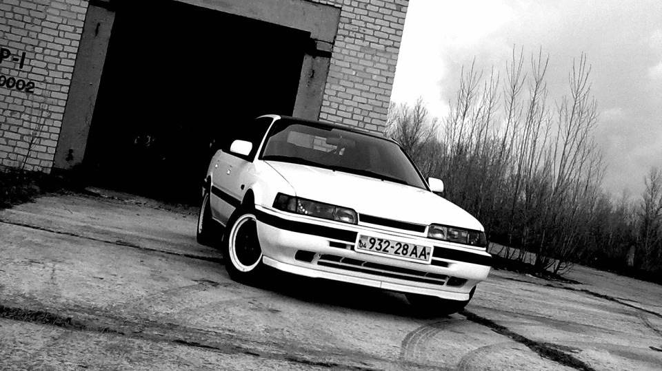 Mazda 626 White Moon 5